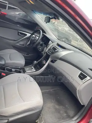 Hyundai Elantra SE 4dr Sedan (1.8L 4cyl 6M) 2014 Red