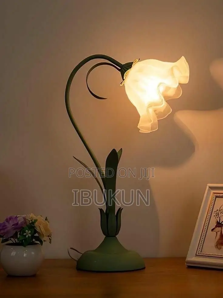 Beauty Bloom Table Lamp