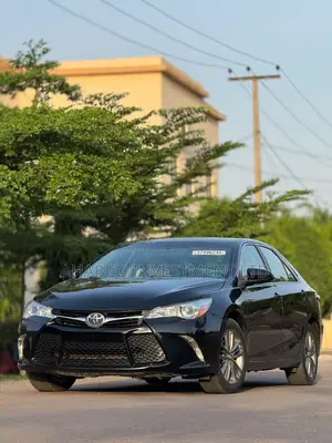 Toyota Camry SE 4dr Sedan (2.5L 4cyl 6A) 2016