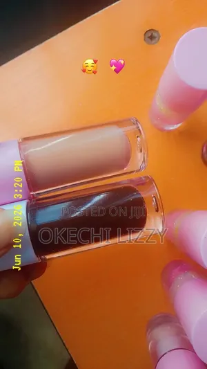 Lizzy Glossy