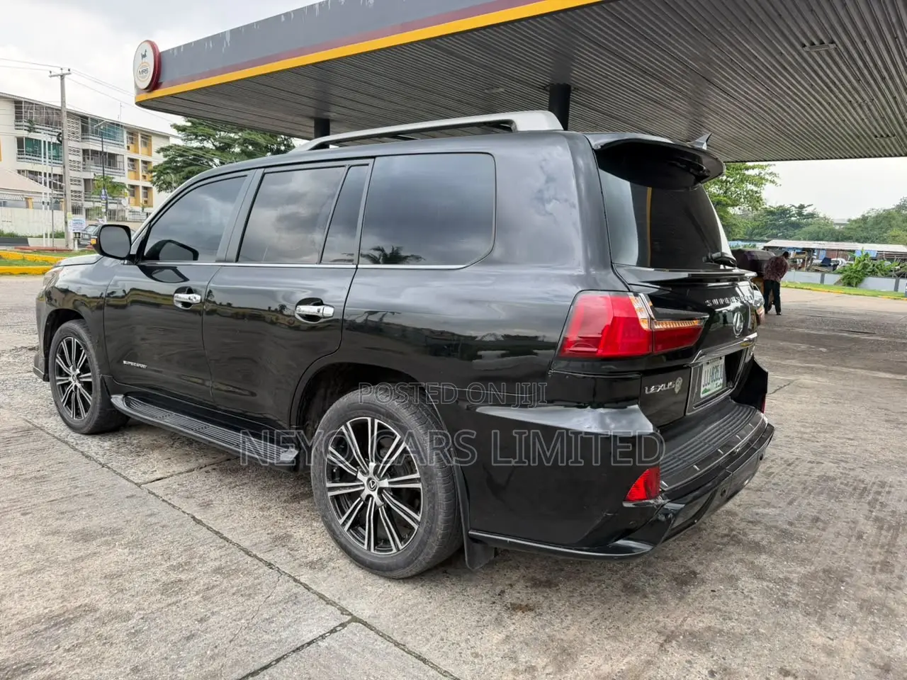 Lexus LX 570 2011 Black