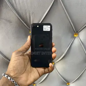 Apple iPhone SE (2020) 64 GB Black
