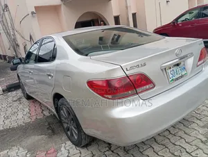 Lexus ES 2025 Silver