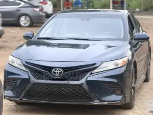 Toyota Camry SE FWD 2020 Black