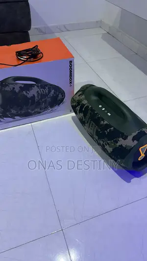 JBL Boombox 4