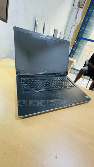 Laptop Dell Precision 7710 32GB Intel Xeon SSD 1T