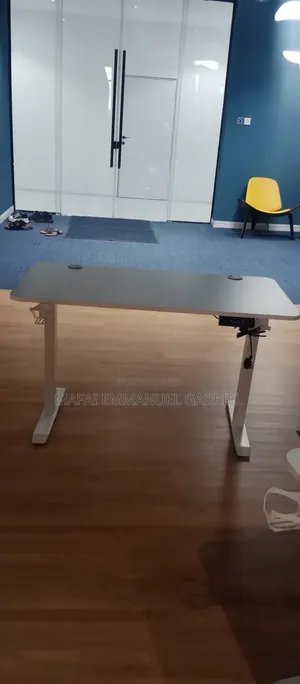 Quality Electric Table