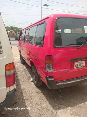 Toyota HiAce 2002 Red