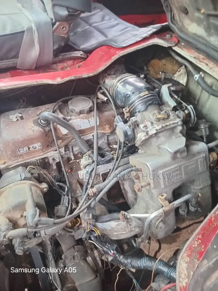 Toyota HiAce 2002 Red