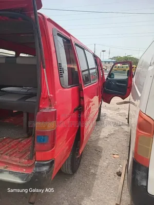 Toyota HiAce 2002 Red