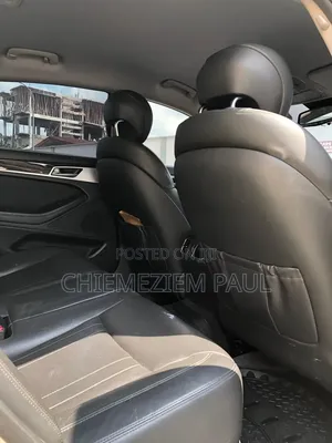 Hyundai Genesis 3.8 4dr Sedan AWD (3.8L 6cyl 8A) 2015 Gold