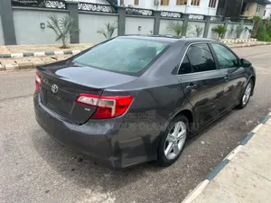 Toyota Camry SE 4dr Sedan (2.5L 4cyl 6A) 2013 Matt Black