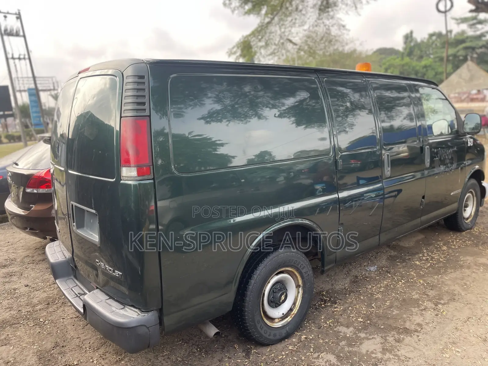 Chevrolet 3500 2004 Green