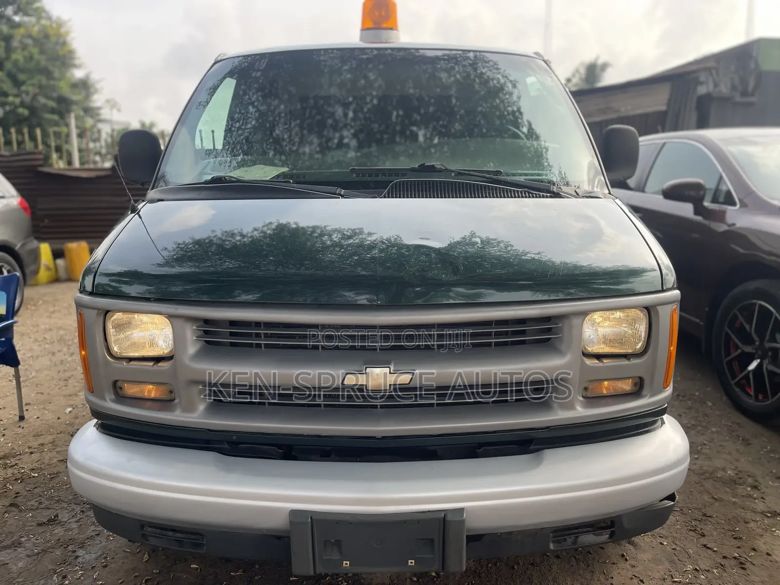 Chevrolet 3500 2004 Green