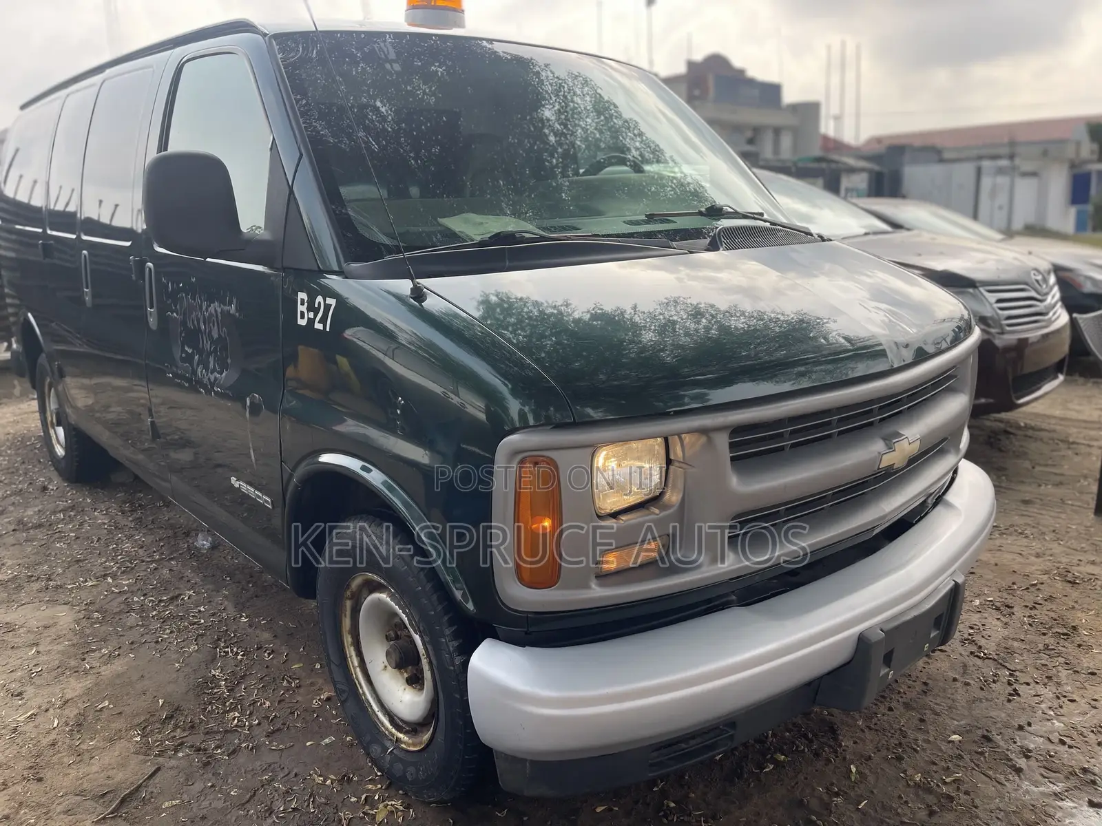 Chevrolet 3500 2004 Green