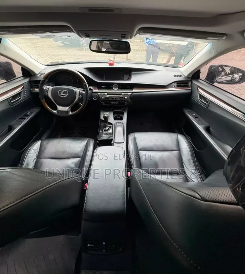 Lexus ES 2013 Black