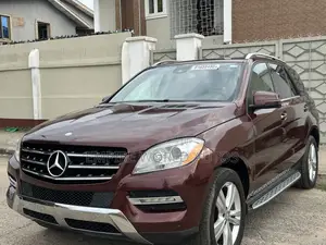 Mercedes-Benz M Class ML350 4MATIC 4dr SUV AWD (3.5L 6cyl 7A) 2014