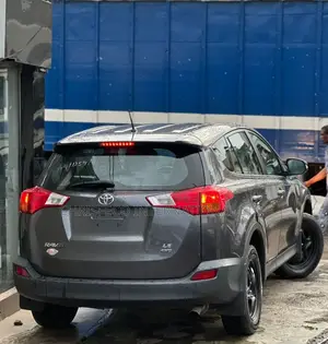 Toyota RAV4 2014 Gold