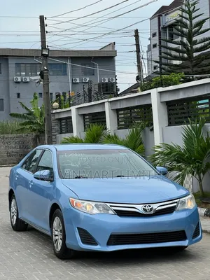 Toyota Camry LE 4dr Sedan (2.5L 4cyl 6A) 2013 Blue