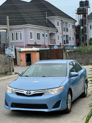 Toyota Camry LE 4dr Sedan (2.5L 4cyl 6A) 2013 Blue