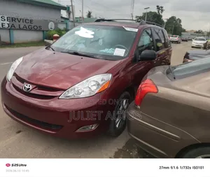 Toyota Sienna 2007 Red