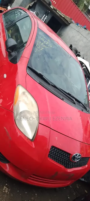 Toyota Yaris 1.0 VVT-i 2008 Red
