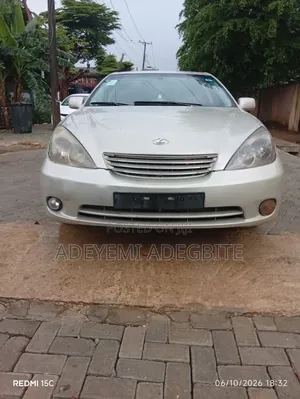 Lexus ES 330 Sedan 2004 Gold