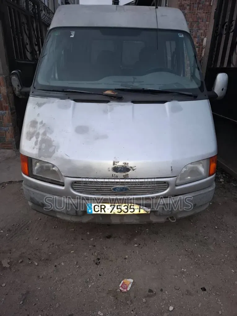 Ford Transit 2000