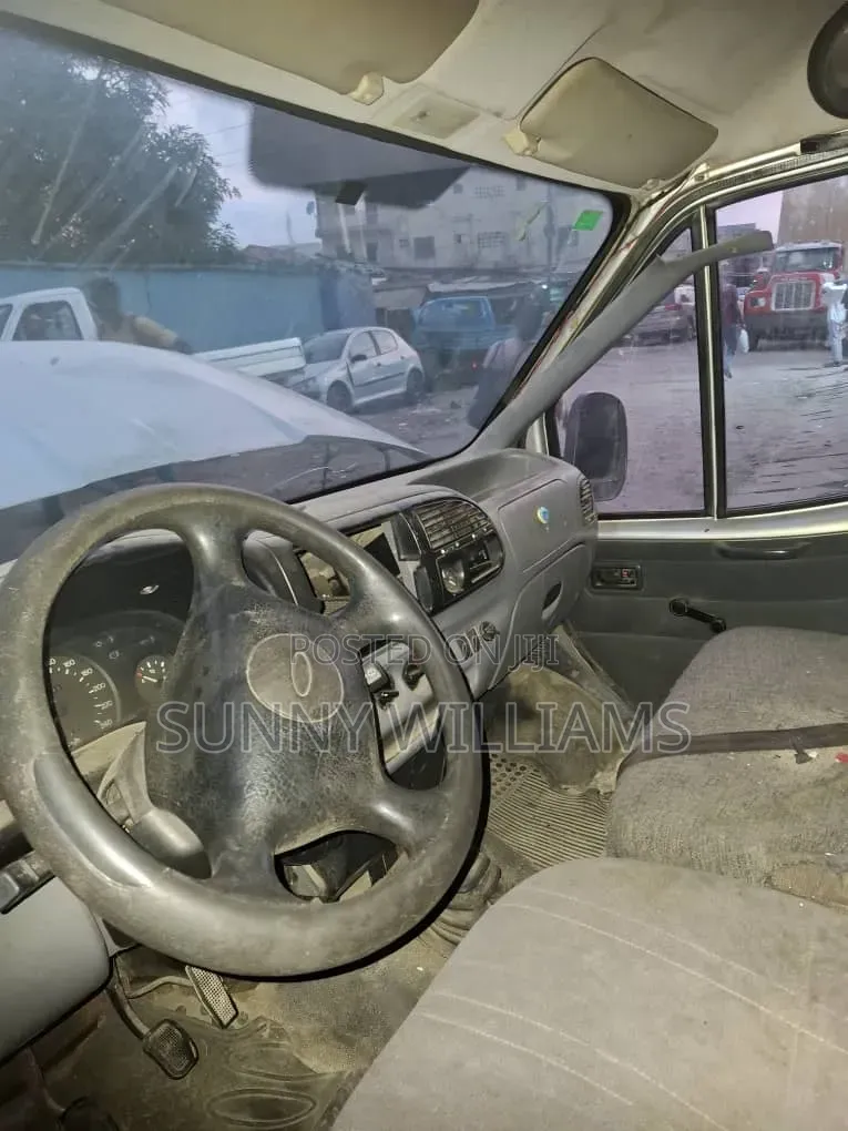 Ford Transit 2000
