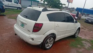 Pontiac Vibe 2005 White