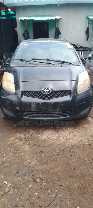 Toyota Yaris 2010 Black