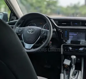 Toyota Corolla LE (1.8L 4cyl 2A) 2018 Black