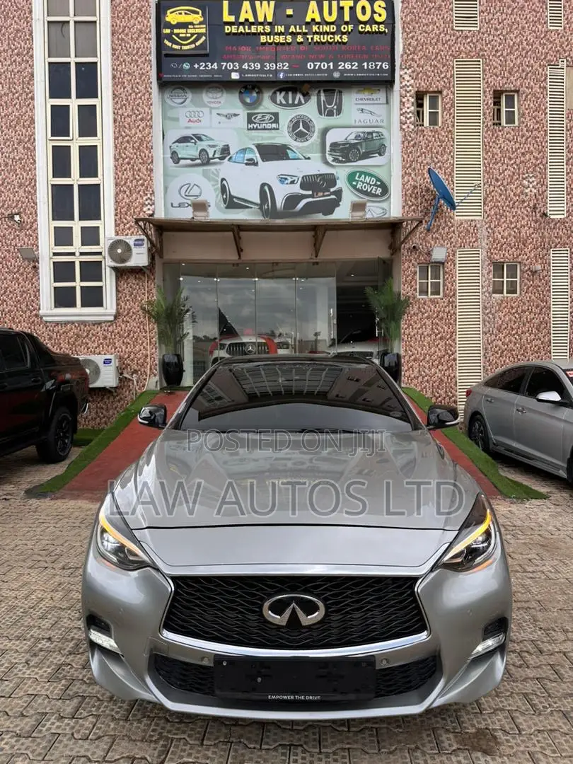 Infiniti Q30 2018 Gray