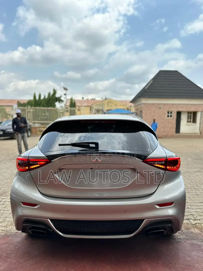Infiniti Q30 2018 Gray