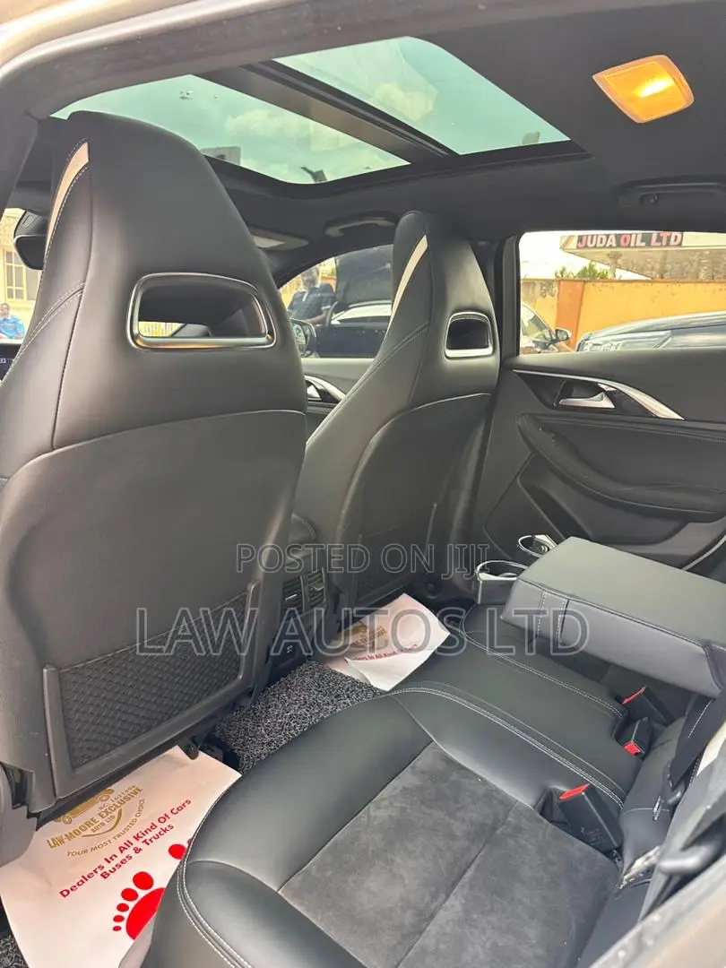Infiniti Q30 2018 Gray