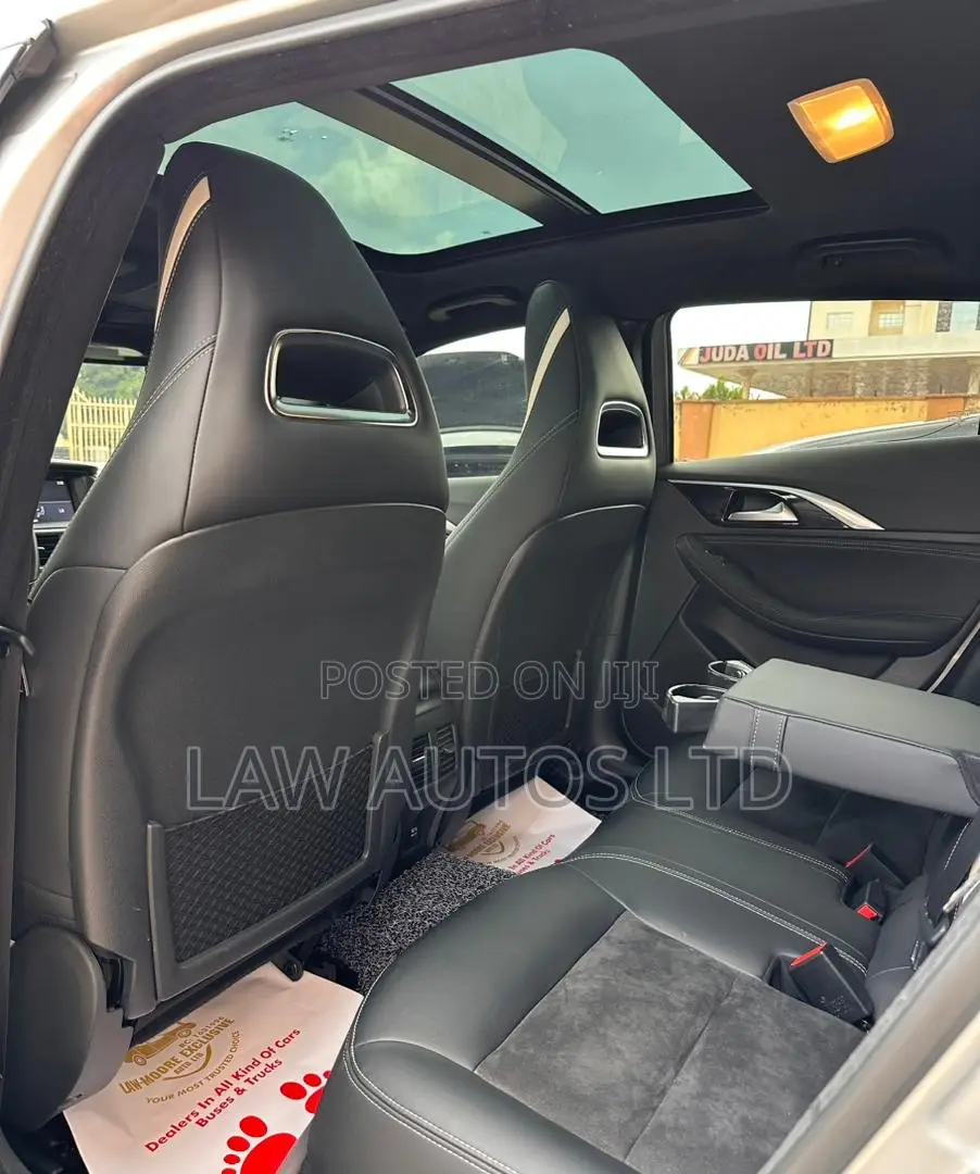 Infiniti Q30 2018 Gray