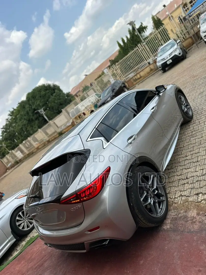 Infiniti Q30 2018 Gray