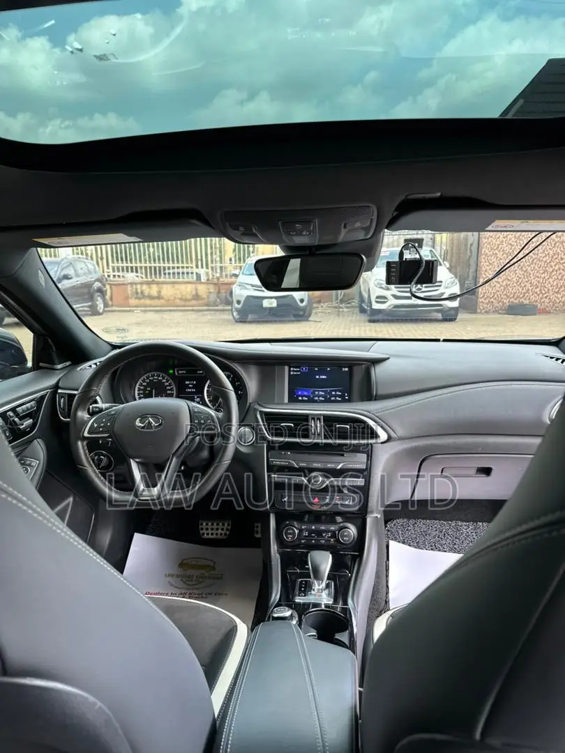 Infiniti Q30 2018 Gray