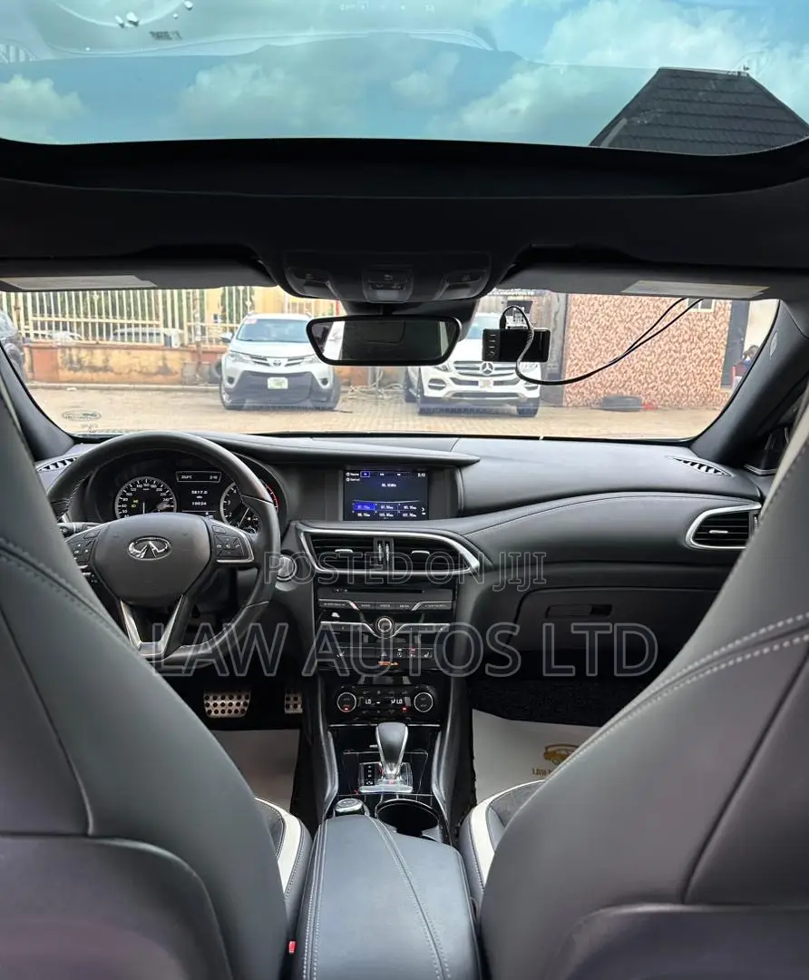 Infiniti Q30 2018 Gray