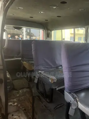 Toyota HiAce 2005 White