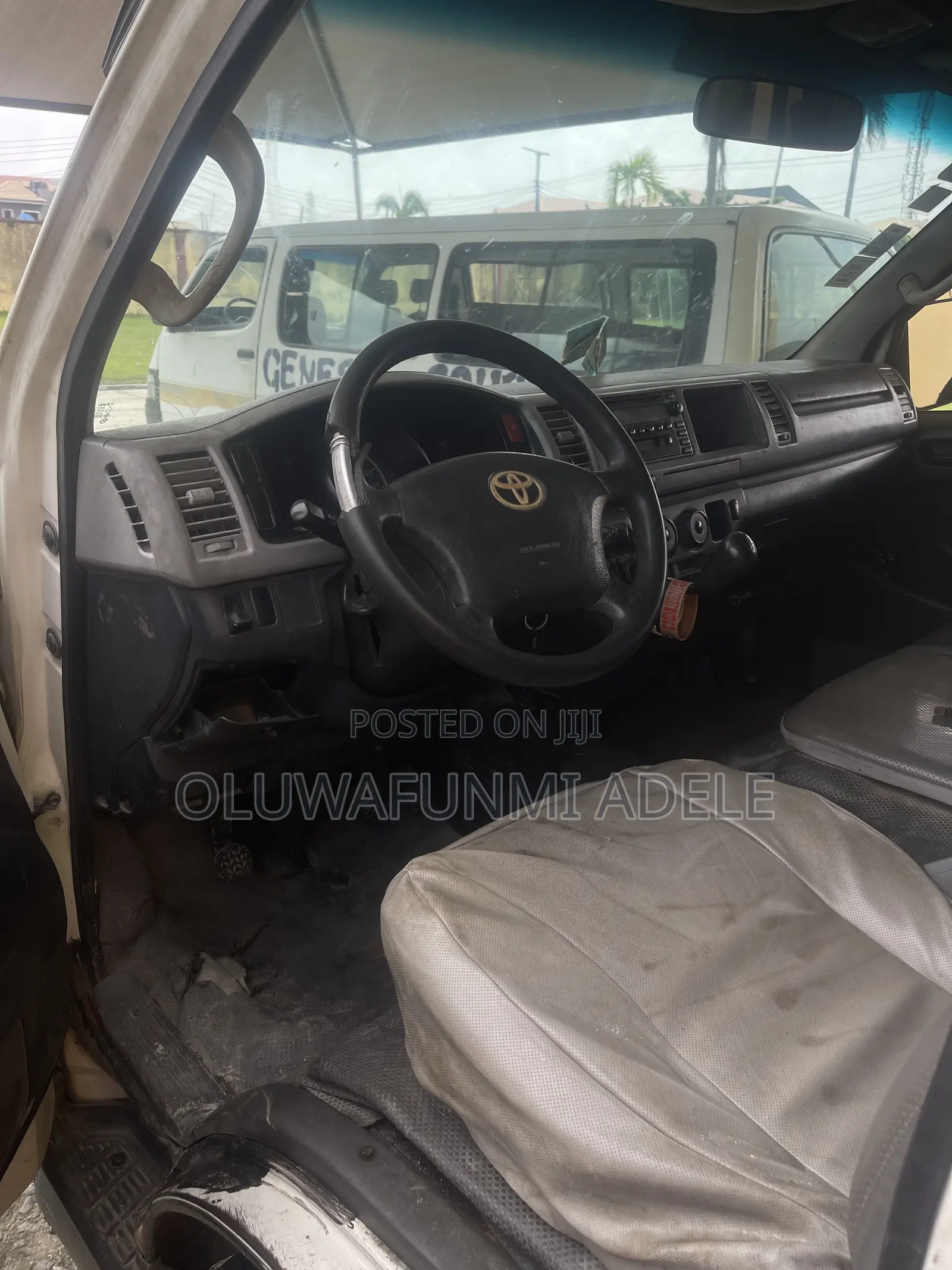Toyota HiAce 2005 White