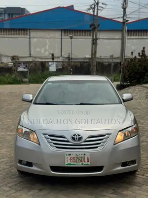 Toyota Camry LE 4dr Sedan (2.4L 4cyl 5A) 2009 Silver