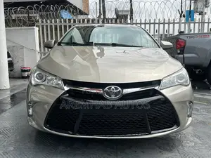 Toyota Camry 2016 Gold