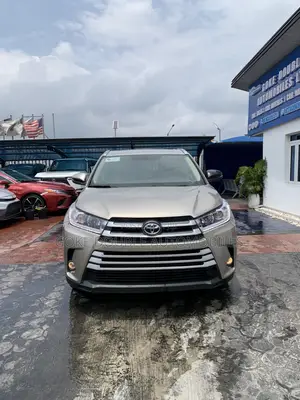 Toyota Highlander 2016 Gold