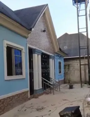 3bdrm Bungalow in Ugbovwan Ughelli, Warri for sale
