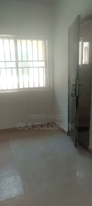 2bdrm Apartment in Lekki Phase 1 for rent