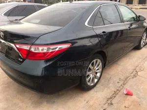 Toyota Camry XLE 4dr Sedan (2.5L 4cyl 6A) 2015 Green