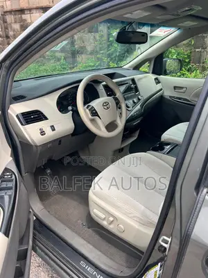 Toyota Sienna LE 7 Passenger 2011 Green