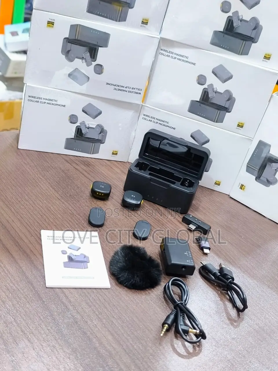 Professional Mic (2 Tx + 2 Rx + Charging Case) D07 Pro Microphone 35m