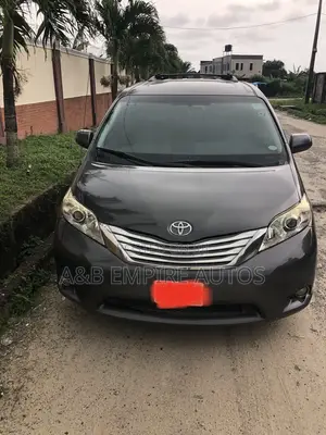 Toyota Sienna 2014 Gray